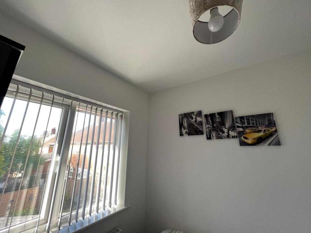 Cosy Home Near Nec, Bhx Bullring & Solihull เบอร์มิงแฮม ภายนอก รูปภาพ