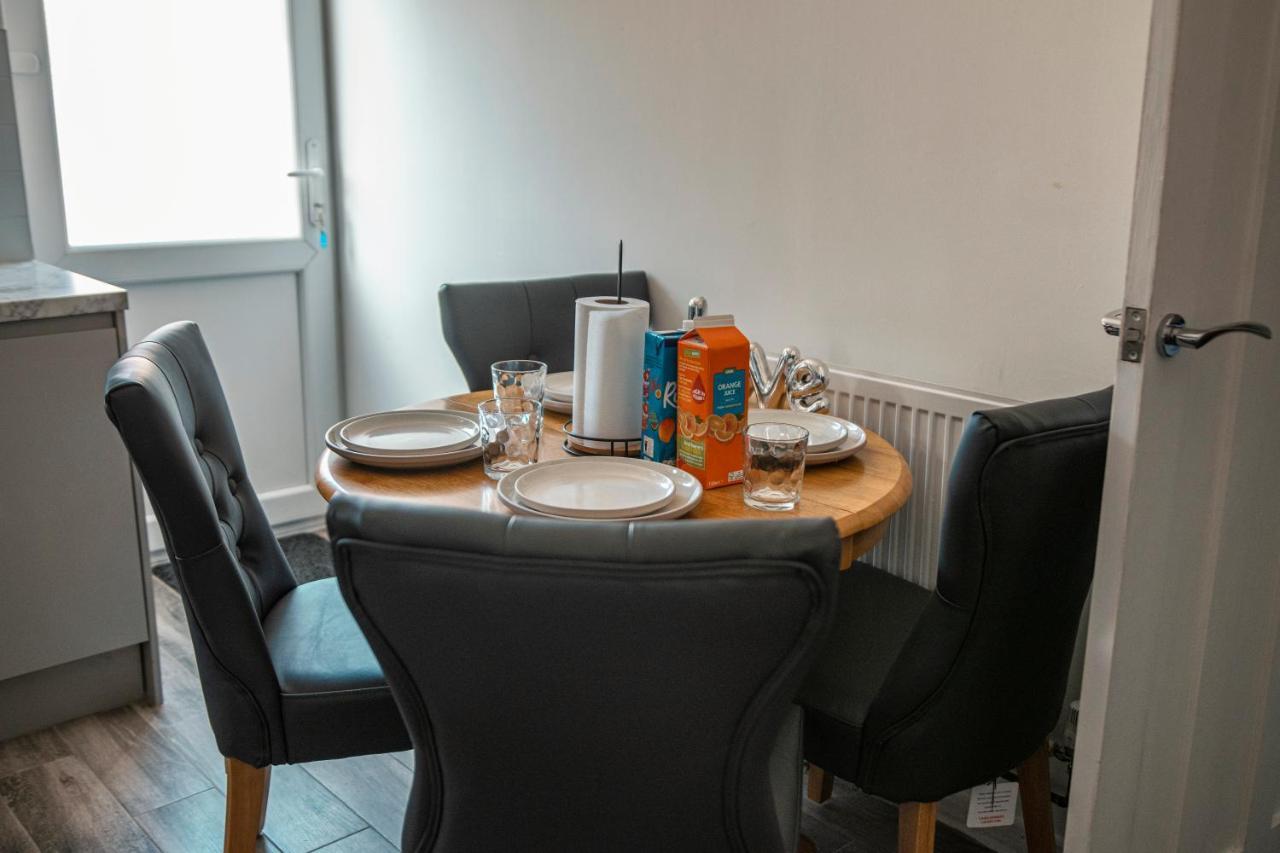 Cosy Home Near Nec, Bhx Bullring & Solihull เบอร์มิงแฮม ภายนอก รูปภาพ