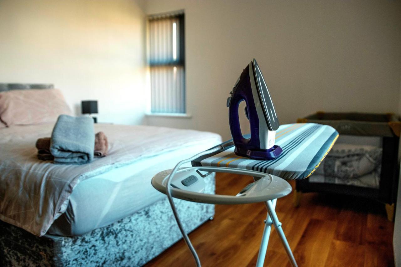 Cosy Home Near Nec, Bhx Bullring & Solihull เบอร์มิงแฮม ภายนอก รูปภาพ