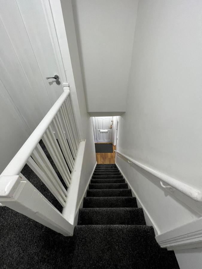 Cosy Home Near Nec, Bhx Bullring & Solihull เบอร์มิงแฮม ภายนอก รูปภาพ